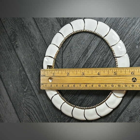 Vintage Butler Signed White Enamel & Gold Necklace - Bold Look - Picture 9 of 9